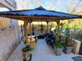 Studette 10M2, Belle Terrasse 18M2, Piscine, Parking, Wifi